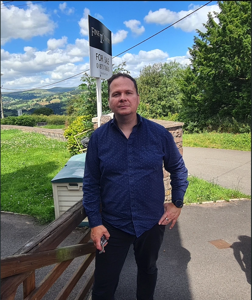 Simon Jones - Professional Psychotherapist in South Wales